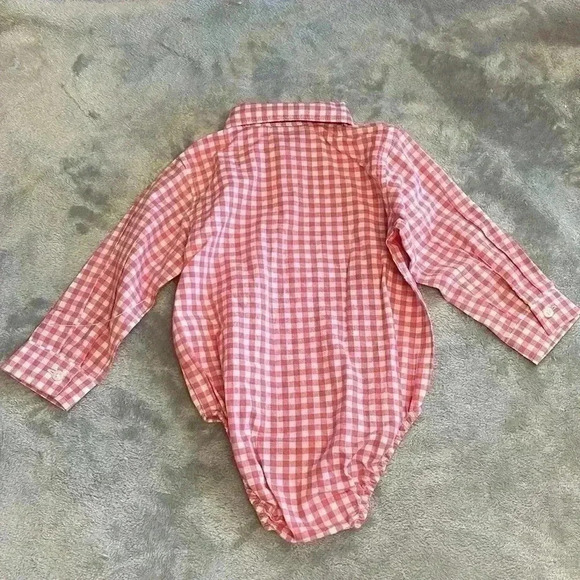 ⭐️The Children's Place - NWT -Gingham design button down onesie bowtie. 12-18 mo - Picture 3 of 3
